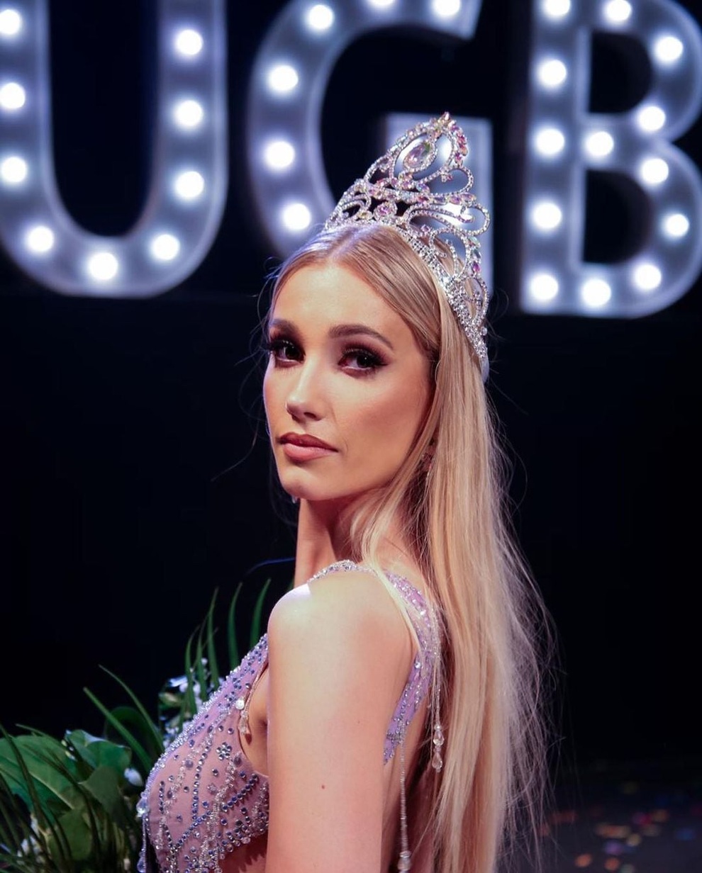 Nhan sắc tươi trẻ của tân hoa hậu hoàn vũ Anh - 1