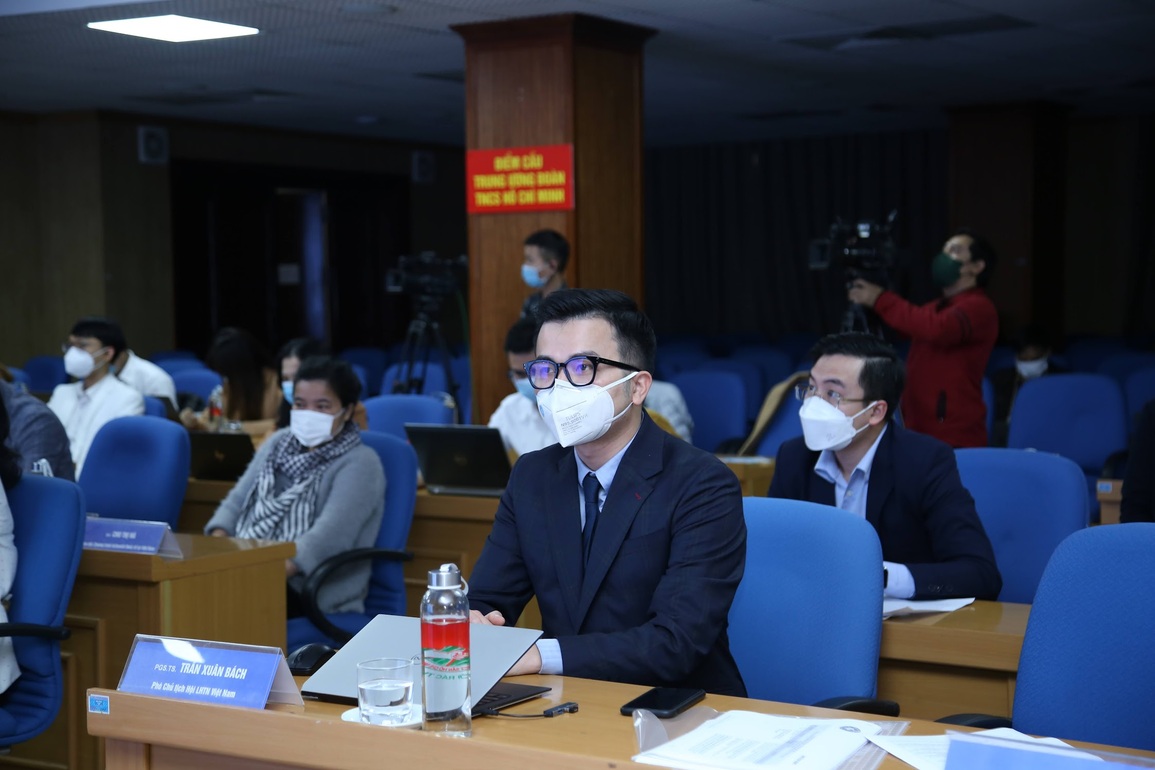 Việc nhiều, lương thấp, nhiều nhân viên y tế muốn bỏ việc giữa đại dịch - 1 Việc nhiều, lương thấp, nhiều nhân viên y tế muốn bỏ việc giữa đại dịch - 1
