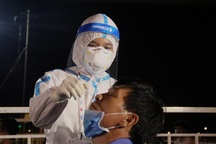 Đà Nẵng: "Đêm trắng" xét nghiệm ở điểm nóng Covid-19