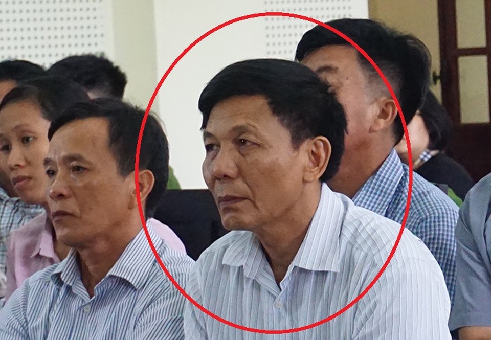 Cán bộ giữ rừng lập khống hồ sơ bồi thường để chia nhau hơn 5 tỷ đồng - 2 Cán bộ giữ rừng lập khống hồ sơ bồi thường để chia nhau hơn 5 tỷ đồng - 2