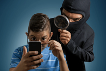 Xóa ngay 34 ứng dụng chứa mã độc điều khiển và theo dõi smartphone của bạn