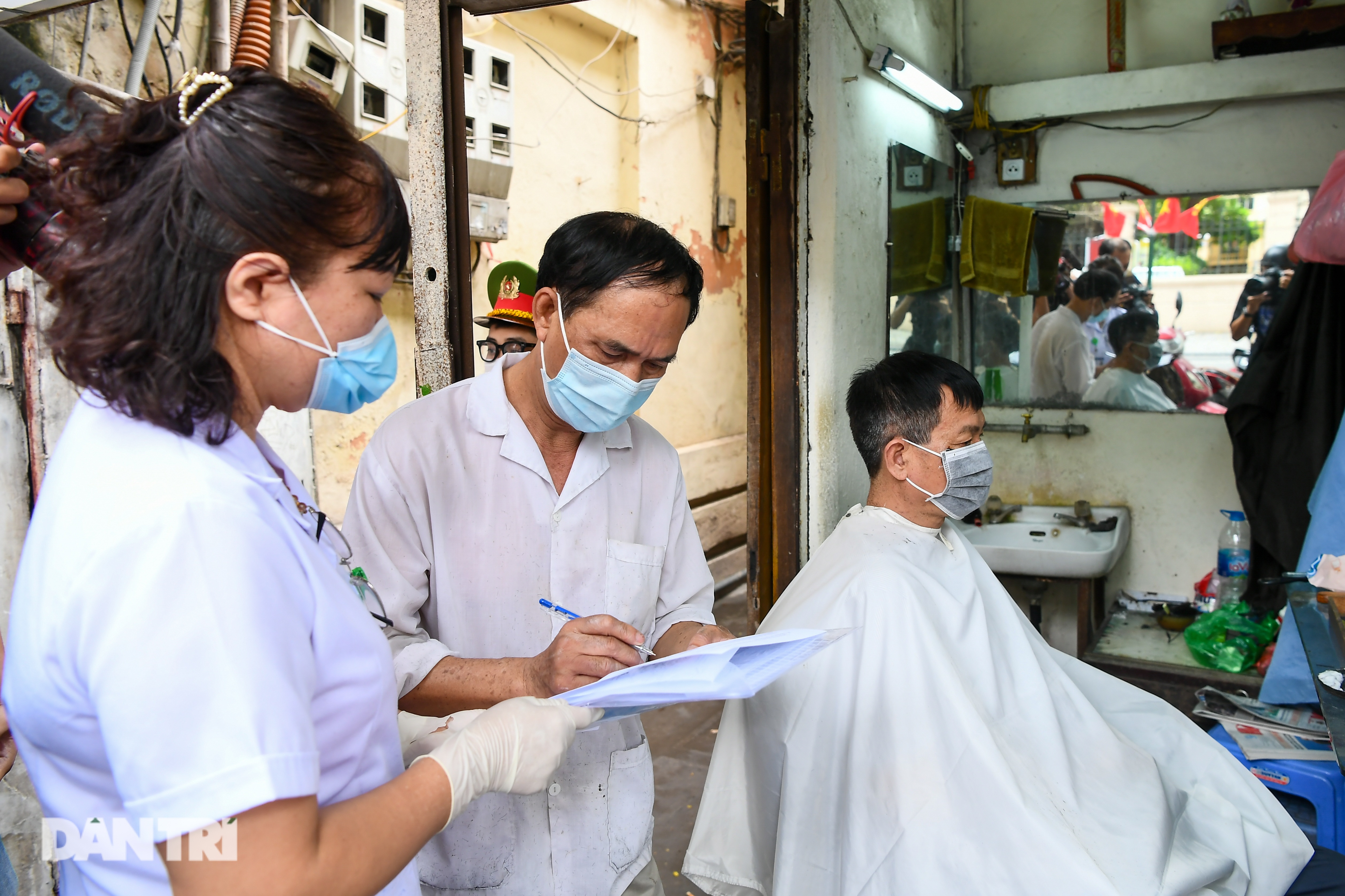 Nhà hàng quán ăn ở Hà Nội cháy hàng giao về, dừng đón khách từ 12h trưa - 7 Nhà hàng quán ăn ở Hà Nội cháy hàng giao về, dừng đón khách từ 12h trưa - 7