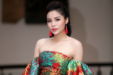 Kỳ Duyên quyến rũ khi diện đầm khoe vai trần gợi cảm