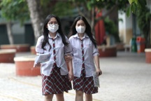 Thí sinh sau khi thi môn ngữ văn: "Tràng nhặt em đi luôn rồi"