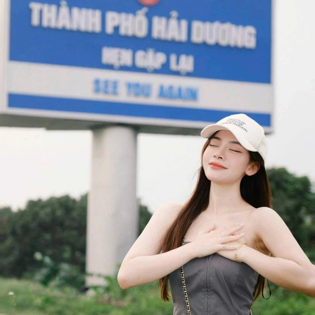 Tấm biển Hải Dương hẹn gặp lại thành điểm check-in đầy cảm xúc của khách - 3 Tấm biển Hải Dương hẹn gặp lại thành điểm check-in đầy cảm xúc của khách - 3