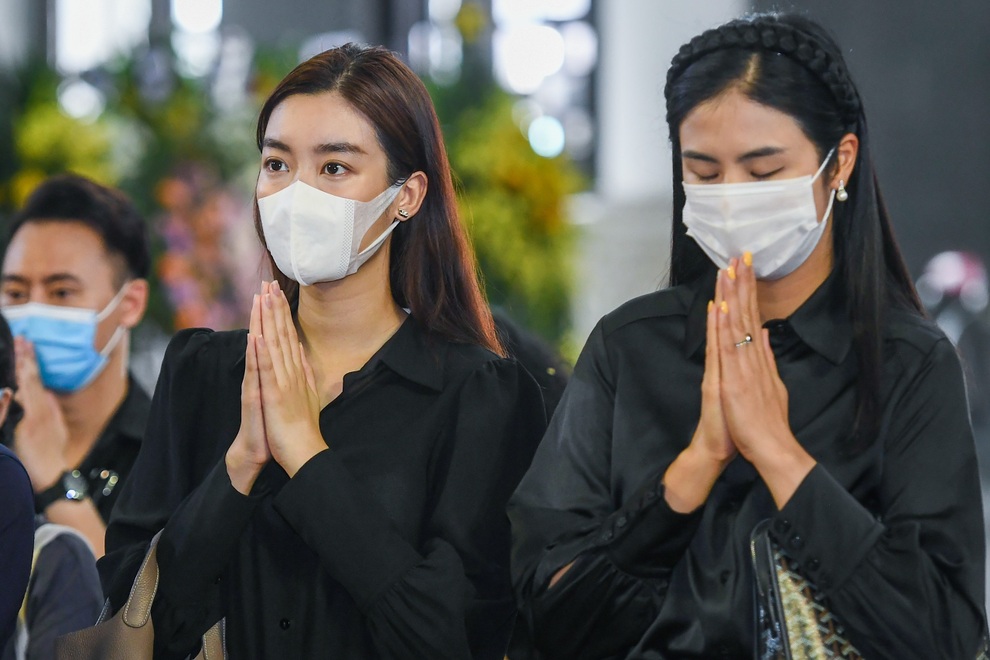 Gia đình, bạn bè đau lòng đưa tiễn Hoa hậu Nguyễn Thu Thủy - 15 Gia đình, bạn bè đau lòng đưa tiễn Hoa hậu Nguyễn Thu Thủy - 15