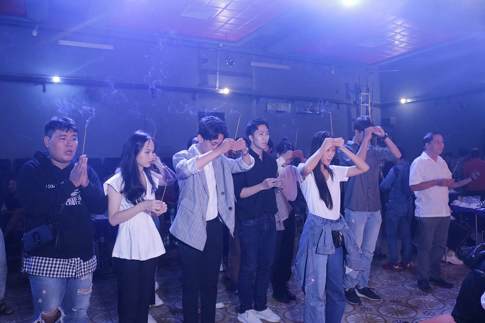 Khởi sắc sau dịch, đông đảo nghệ sĩ TPHCM dự ngày giỗ Tổ Sân khấu - 19 Khởi sắc sau dịch, đông đảo nghệ sĩ TPHCM dự ngày giỗ Tổ Sân khấu - 19