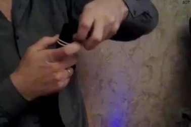 Hài hước cách buộc tóc siêu nhanh cho con gái của những ông bố lười