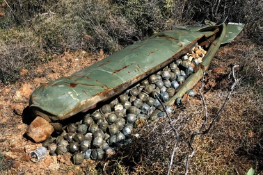 Nga cảnh báo mối nguy hại của bom chùm với dân thường Ukraine