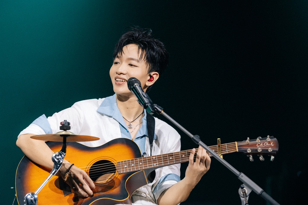 Hoàng Dũng lần đầu kết hợp cùng Đen, tương tác gây sốt tại concert - 2 Hoàng Dũng lần đầu kết hợp cùng Đen, tương tác gây sốt tại concert - 2