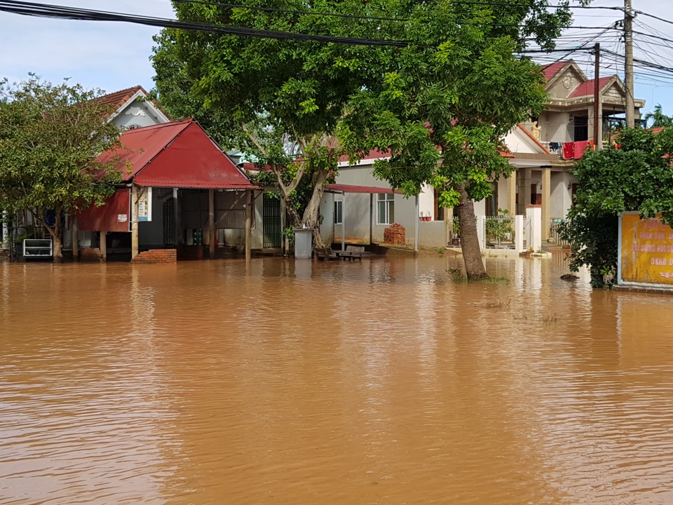 “Một tháng 5 trận ngập, chưa bao giờ bão lũ dồn dập như năm nay!” - 3