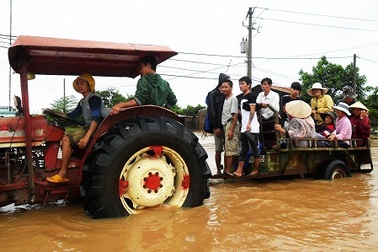 Hình ảnh cơn lũ kinh hoàng ở huyện biên giới