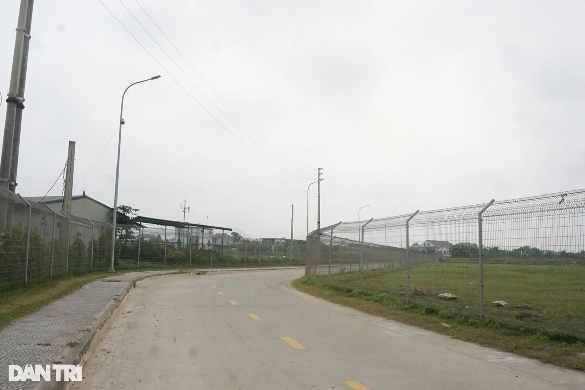 Hụt 2 dự án hơn nửa tỷ USD vì... một con đường dân sinh - 5 Hụt 2 dự án hơn nửa tỷ USD vì... một con đường dân sinh - 5