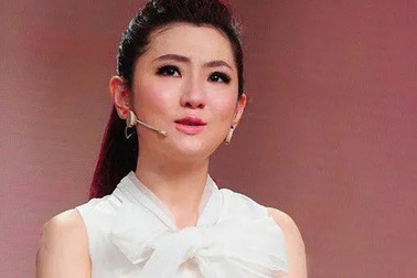 Selina hò hẹn với người mới sau 3 năm ly dị chồng