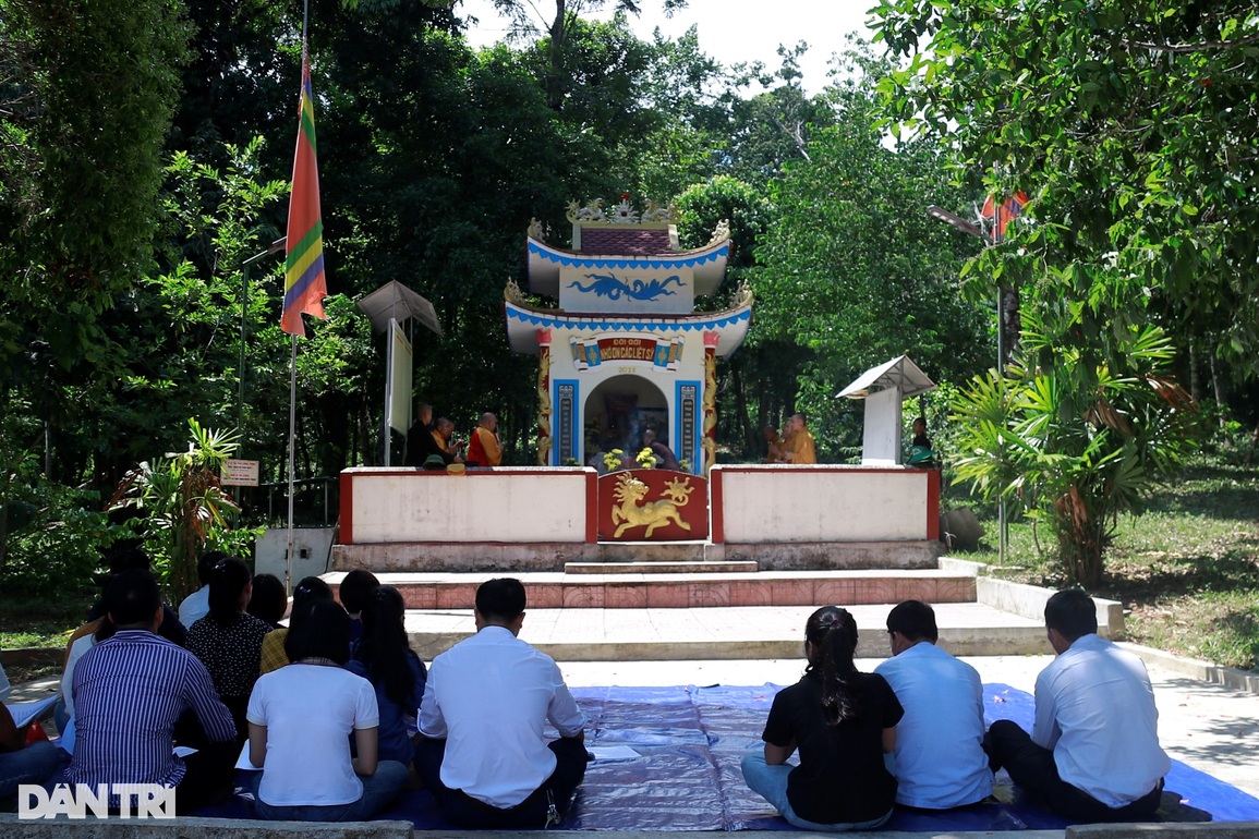 Khu tưởng niệm xứng tầm nơi trận địa sân bay trong lòng hồ Kẻ Gỗ - 5 Khu tưởng niệm xứng tầm nơi trận địa sân bay trong lòng hồ Kẻ Gỗ - 5