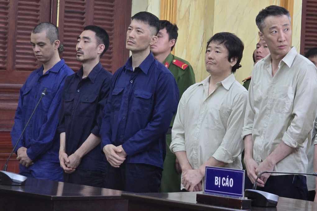 Chủ nhà hàng Hàn Quốc lĩnh án khi để tiếp viên bán dâm ở TPHCM - 2 Chủ nhà hàng Hàn Quốc lĩnh án khi để tiếp viên bán dâm ở TPHCM - 2