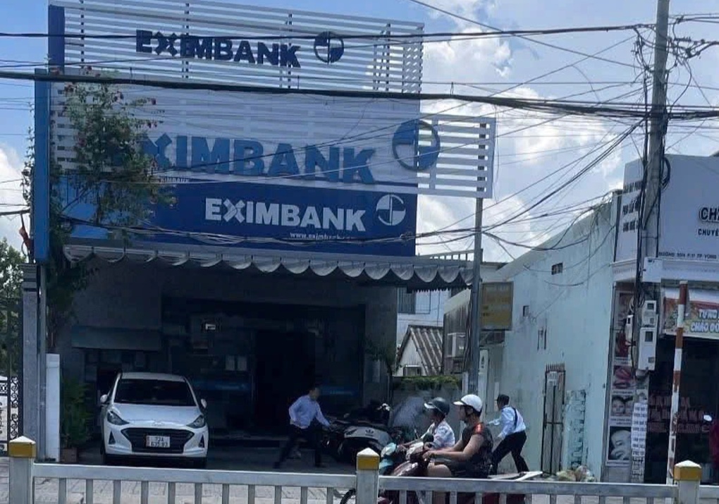 Bắt nghi phạm cướp ngân hàng ở Bà Rịa - Vũng Tàu - 2 Bắt nghi phạm cướp ngân hàng ở Bà Rịa - Vũng Tàu - 2