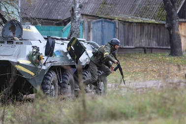 Căng thẳng dồn dập, Ukraine điều thêm quân tới sát biên giới Belarus