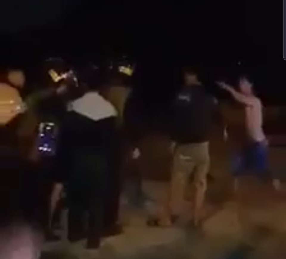 Đã vi phạm giao thông còn tấn công lực lượng công an - 2