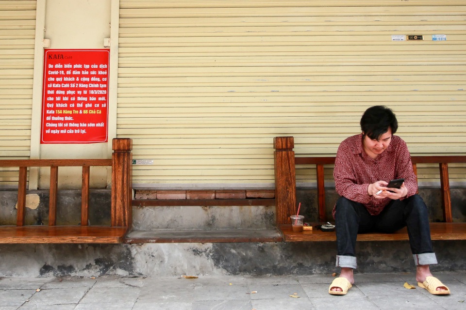 Quán xá Hà Nội cửa đóng then cài, đìu hiu trong dịch Covid-19 - 10 Quán xá Hà Nội cửa đóng then cài, đìu hiu trong dịch Covid-19 - 10