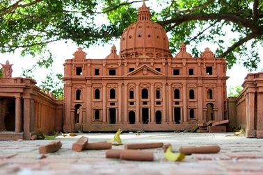 Chiêm ngưỡng “bản sao” kỳ quan thế giới làm từ gốm 