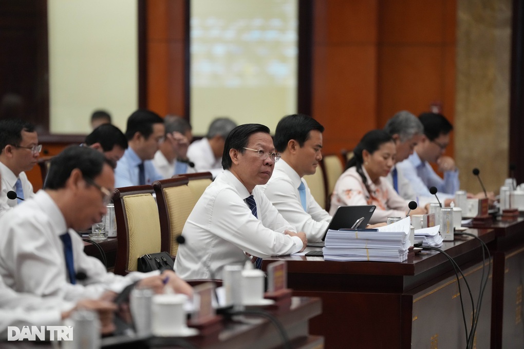 Người đi nghĩa vụ quân sự ở TPHCM bị tật khúc xạ sẽ được hỗ trợ mổ mắt - 2 Người đi nghĩa vụ quân sự ở TPHCM bị tật khúc xạ sẽ được hỗ trợ mổ mắt - 2