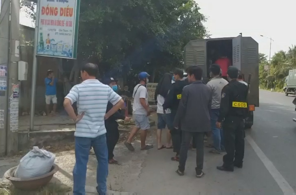 Bắt quả tang gần 60 thanh niên phê ma túy trong khách sạn - 1 Bắt quả tang gần 60 thanh niên phê ma túy trong khách sạn - 1