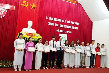 Trao hơn 300 triệu cho sinh viên, học sinh nghèo vượt khó tỉnh Thừa Thiên huế