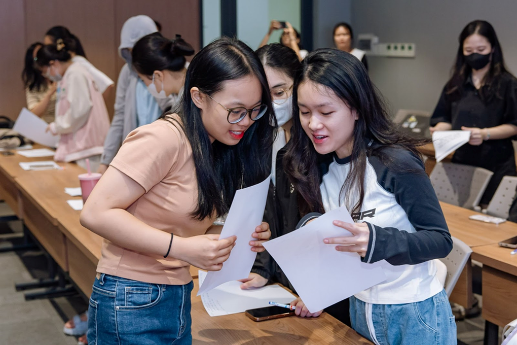 Khi con ngoan trò giỏi, học trường đại học top đầu thành “miếng mồi béo” - 3 Khi con ngoan trò giỏi, học trường đại học top đầu thành “miếng mồi béo” - 3