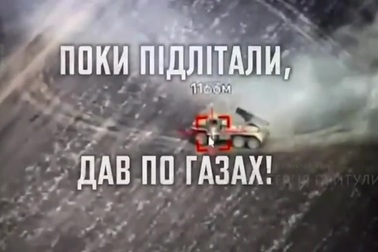 Hệ thống phòng không, pháo phóng loạt Nga bị bắn cháy ở Ukraine