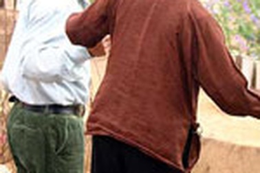 Giữ an toàn cho người già khi nhiệt độ xuống thấp