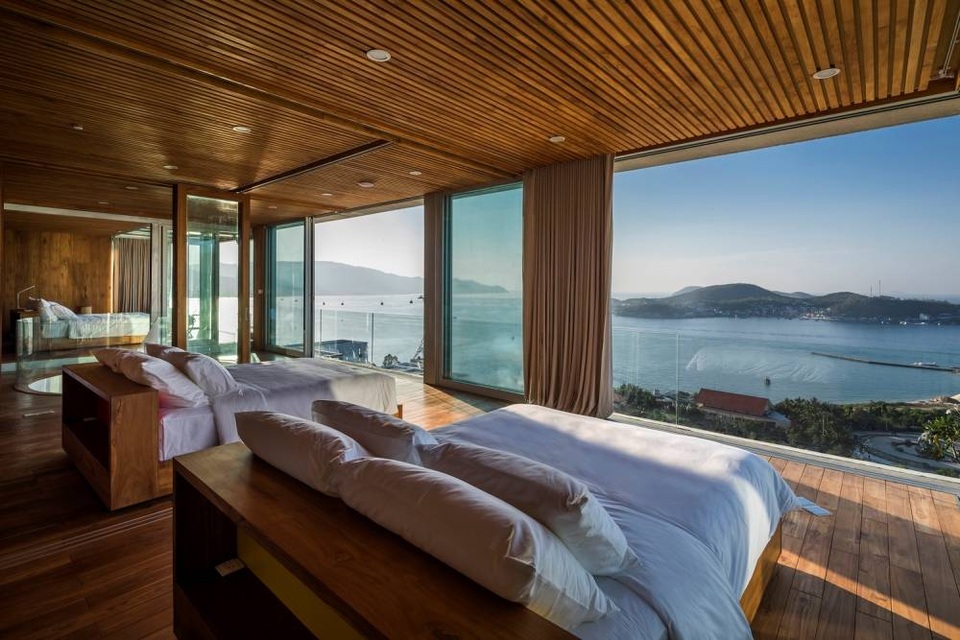 Biệt thự đá độc đáo ở Nha Trang có ban công ẩn hiện tùy thích - 13