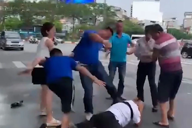 Phóng viên Đài truyền hình Hà Nội bị hành hung khi đang tác nghiệp