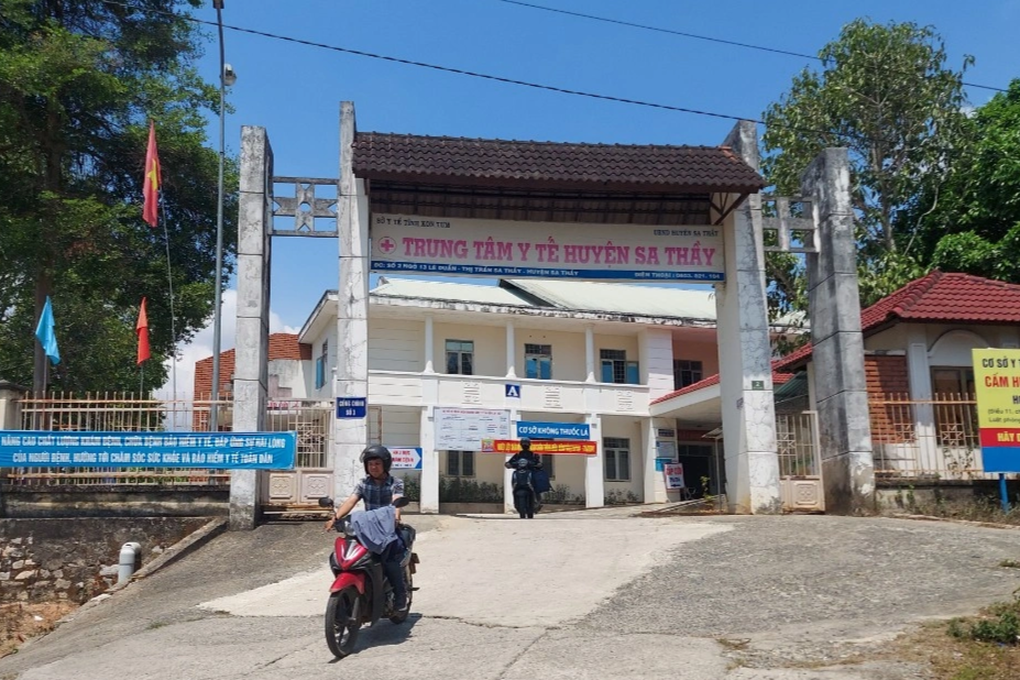 Trung tâm Y tế huyện bị tố chậm chuyển viện khiến bệnh nhân trở nặng - 2 Trung tâm Y tế huyện bị tố chậm chuyển viện khiến bệnh nhân trở nặng - 2