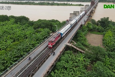 Hà Nội đón chuyến tàu khách đầu tiên đến từ Hải Phòng sau giãn cách