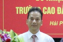 Hiệu phó trường cao đẳng cầm đầu đường dây làm bằng giả