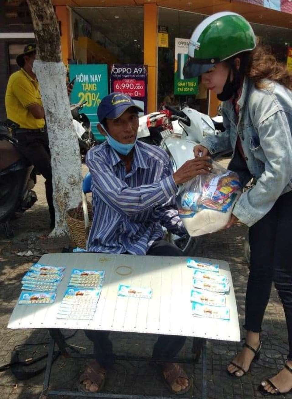 Tuổi trẻ Bạc Liêu “lan tỏa yêu thương” mùa dịch Covid-19 - 4 Tuổi trẻ Bạc Liêu “lan tỏa yêu thương” mùa dịch Covid-19 - 4