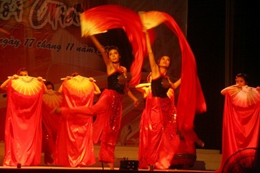 Hào hứng đêm nhạc “Dòng thời gian” của SV ĐH Phú Xuân 