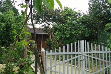 Từ chối nói chuyện, một cô giáo bị đánh trọng thương