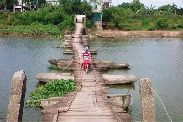 Hãi hùng cầu phao!