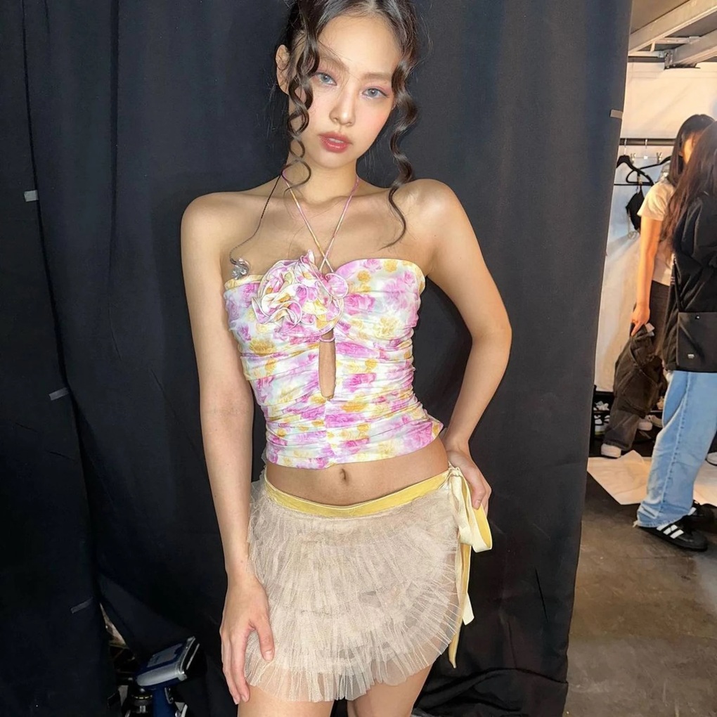 Trang phục biểu diễn nào đẹp nhất, tôn dáng gợi cảm của Blackpink? - 6 Trang phục biểu diễn nào đẹp nhất, tôn dáng gợi cảm của Blackpink? - 6