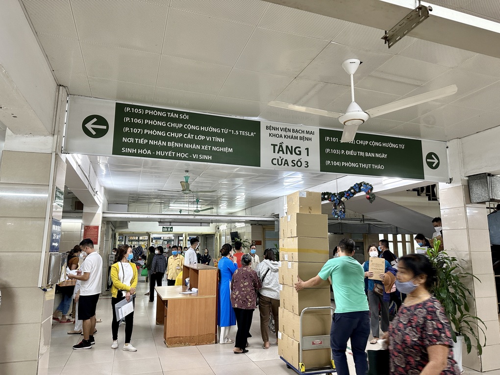 Nhiều bệnh viện đồng loạt điều chỉnh giá khám dịch vụ - 2 Nhiều bệnh viện đồng loạt điều chỉnh giá khám dịch vụ - 2