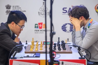 Quang Liêm thoát hiểm, giữ lại hy vọng vào tứ kết World Cup cờ vua