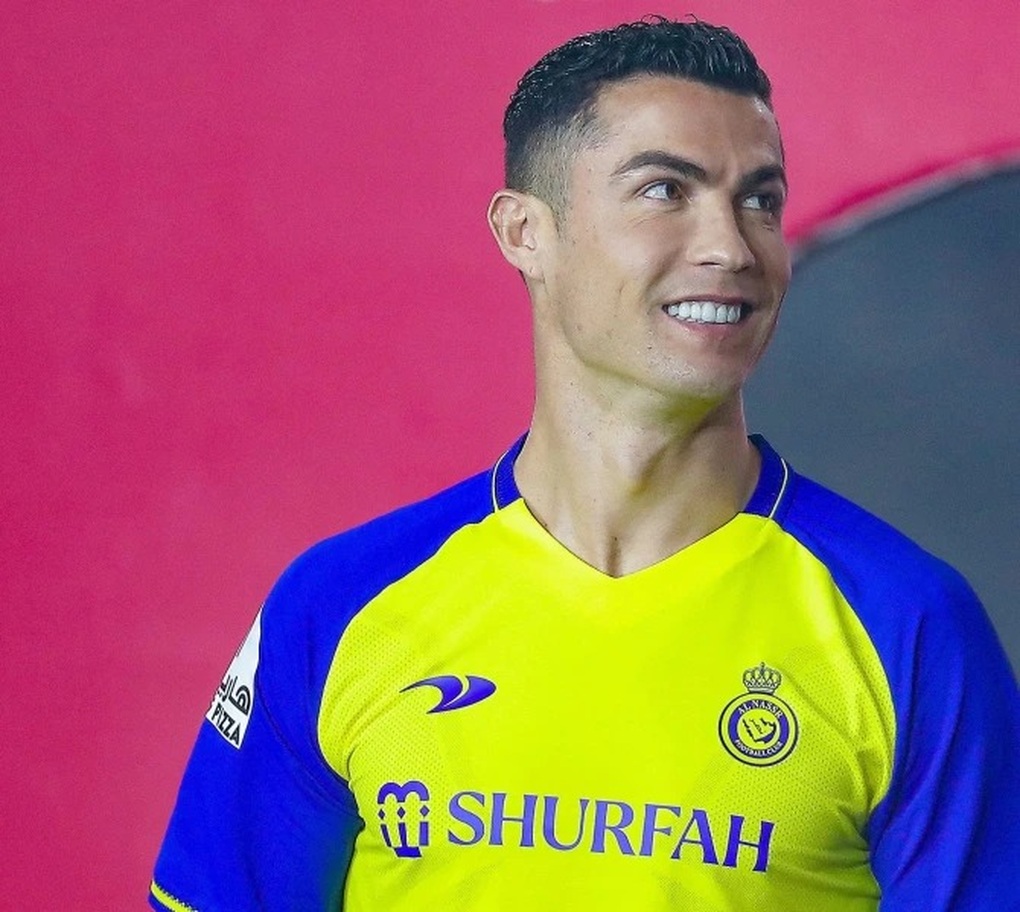 Cổ động viên chi hơn 62 tỷ đồng mua vé xem Ronaldo đối đầu Messi - 1 Cổ động viên chi hơn 62 tỷ đồng mua vé xem Ronaldo đối đầu Messi - 1