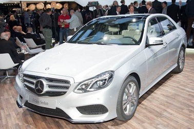 Mercedes triệu hồi hàng trăm ngàn xe do nguy cơ cháy động cơ