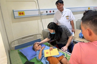 Vụ phó bí thư xã tông nhiều người ở nhà văn hóa: Tài xế có nồng độ cồn