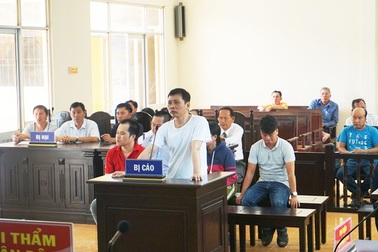 Lái xe ôm lừa đảo tiền tỷ