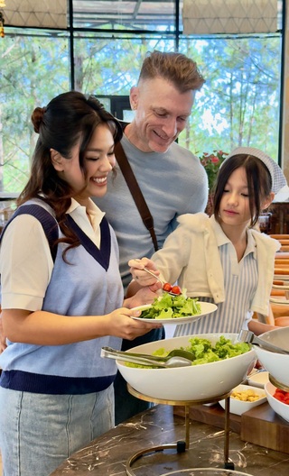 Con gái 9 tuổi của Phương Vy: Sở hữu vẻ đẹp lai được ví "hoa hậu tương lai" - 8