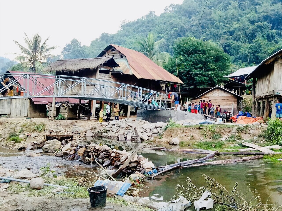 Khánh thành cây cầu mơ ước thứ 17, nâng bước chân bà con dân bản Na Kho - 6 Khánh thành cây cầu mơ ước thứ 17, nâng bước chân bà con dân bản Na Kho - 6