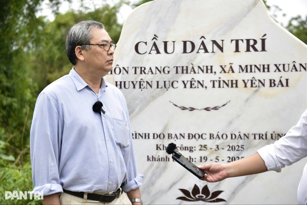 Có cây cầu rồi, con em chúng tôi sẽ không phải liều mình qua suối nữa - 3 Có cây cầu rồi, con em chúng tôi sẽ không phải liều mình qua suối nữa - 3